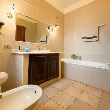 Ornella - 3 Bagni, Giardino, Mare A 1 Minuto Sant'Andrea (Sardinia)