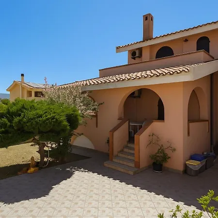 Ornella - 3 Bagni, Giardino, Mare A 1 Minuto Hébergement de vacances *