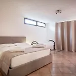 Vakantiehuis Ornella - 3 Bagni, Giardino, Mare A 1 Minuto *